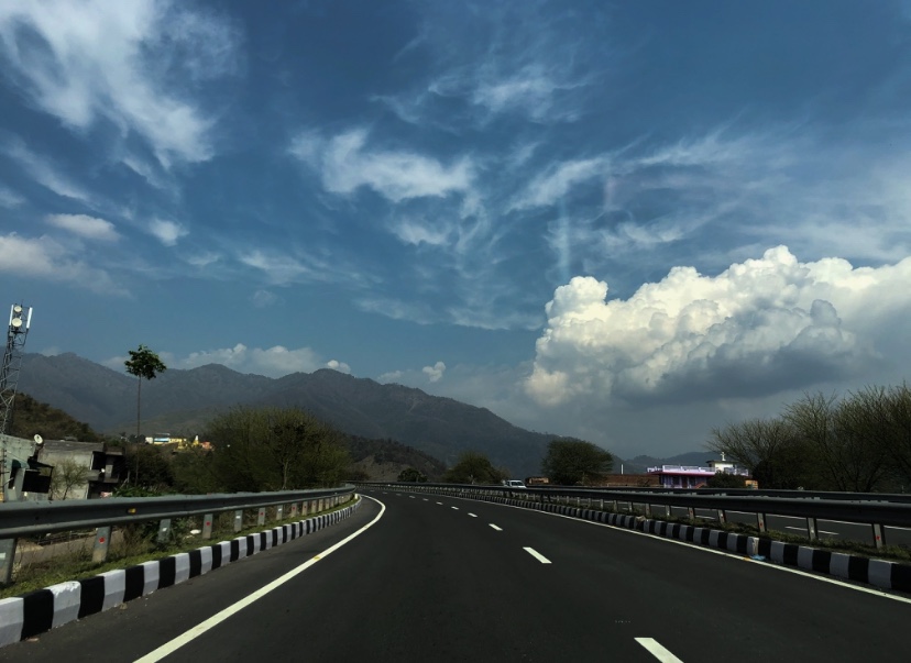 Road from The City beautiful to Mussoorie(1)