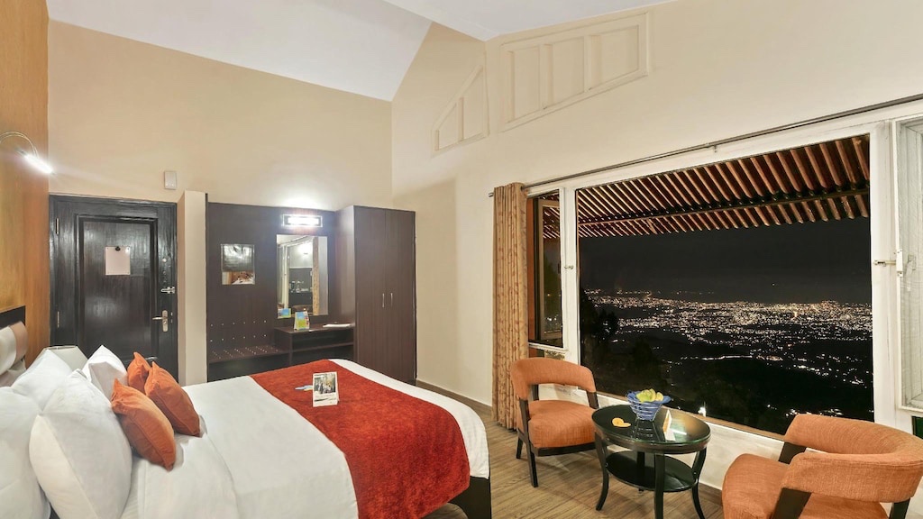 Mussoorie: Road from Chandigarh to the hills (2) 5 Club Mahindra Mussoorie: superior room